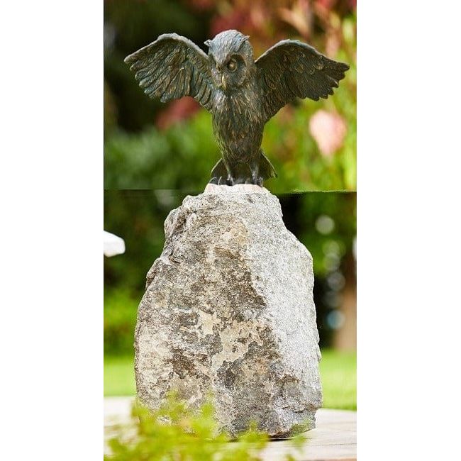 FOUDEBASSIN.COM Uhu, Flügel offen, auf Granit 28056900 88879.4