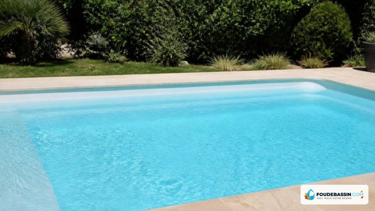 Calcaire sur une piscine en polyester – Foudebassin