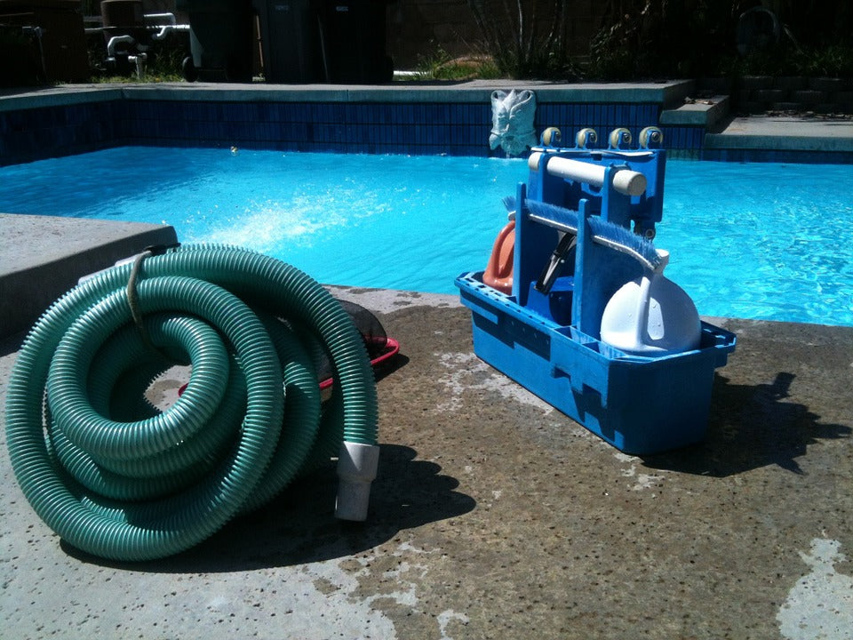 Comment brancher l'aspirateur balai de ma piscine sur mon skimmer?