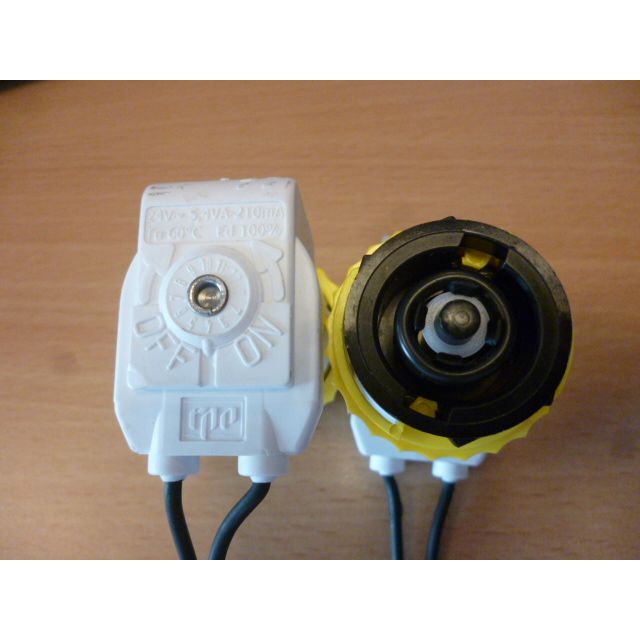 Aquaforte PVC RPE vanne ¾" femelle 24VAC 8717605029450 ND624