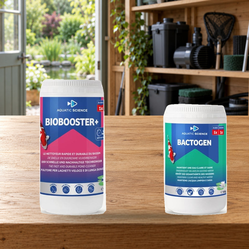 Mise en scène illustrative — PACK Biobooster+ 24m³ + Bactogen 24m³  — Deux produits du pack, conditionnements indiqués sur les étiquettes