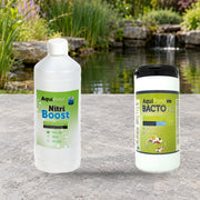 Mise en scène illustrative — Aquipond Starter Pack (Nitriboost & Bacto Maintenance) — Deux produits du pack, conditionnements indiqués sur les étiquettes