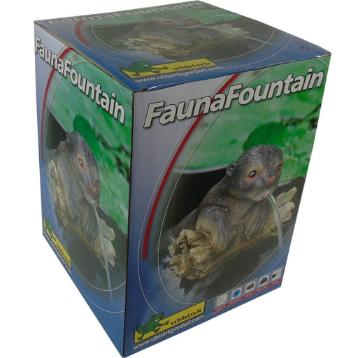FOUDEBASSIN.COM Gargouille flottante "Loutre sur son tronc d'arbre" - coloris anthracite/bronze, polyrésine, Ø9-13 mm - H19 x 22 x 21 cm 8711465860932 1386093