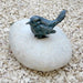 FOUDEBASSIN.COM kleiner Vogel, auf Saleph-Kiesel 5478962490 991323