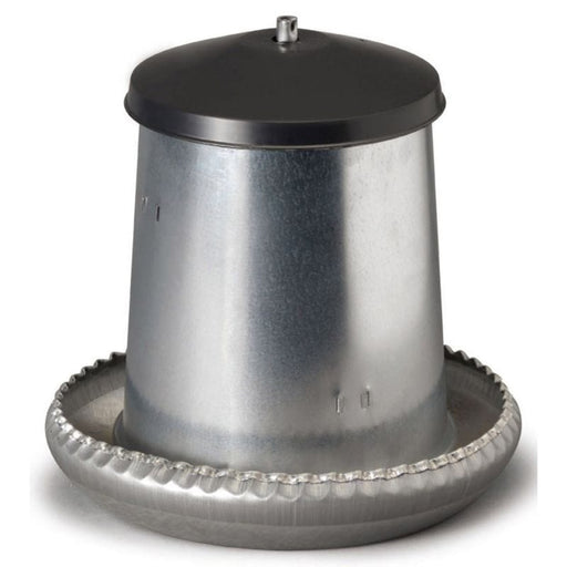 FOUDEBASSIN.COM Mangeoires & Abreuvoirs MANGEOIRE A TREMIE + COUVERCLE MÉTAL 5KG/ 8L 5400351002770