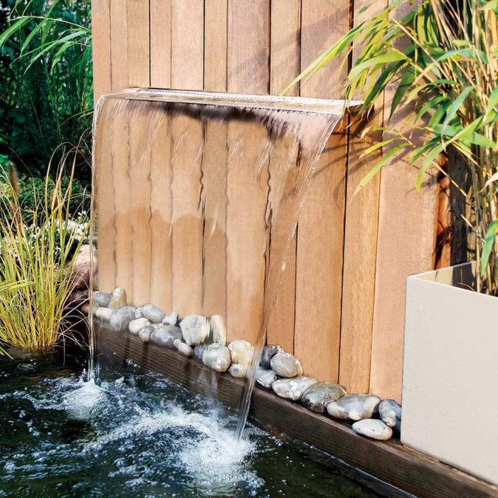 FOUDEBASSIN.COM Niagara® Wall 90 LED - lame d'eau - Inox 316L avec raccords filetés Ø25 mm/1" - LED strip 90 cm 1x62 blanc froid, transfo AC 12V/DE-06-12W, Lumen 420, EEK A+, 7 Watt - H10 x 90 x 20 cm 8711465121262 1312126