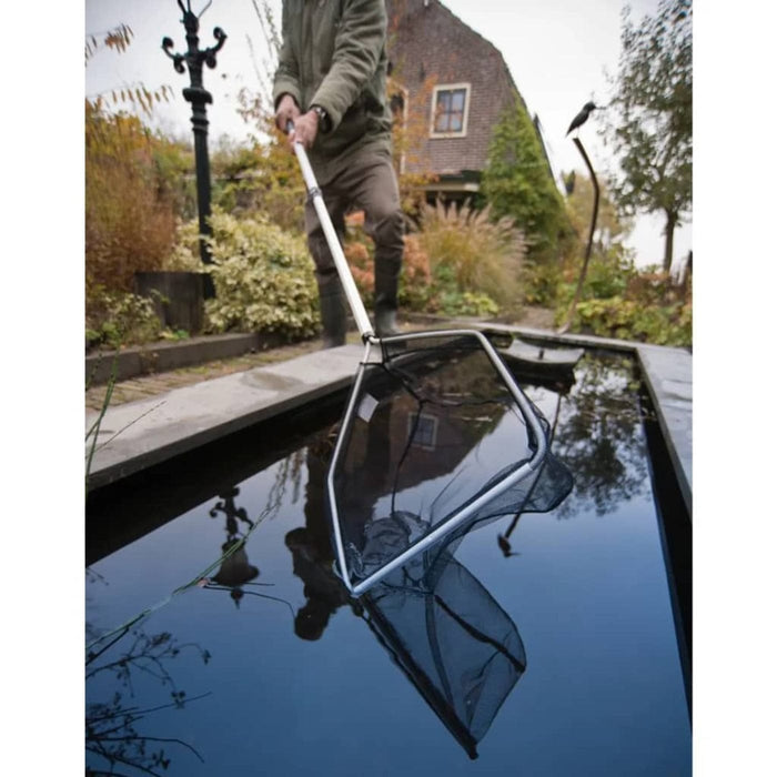FOUDEBASSIN.COM PowerNets "Pond" - épuisette taille large de forme triangulaire 37x35cm, grande maille 3mm noir, manche téléscopique 80-140 cm 8711465721530 1372153