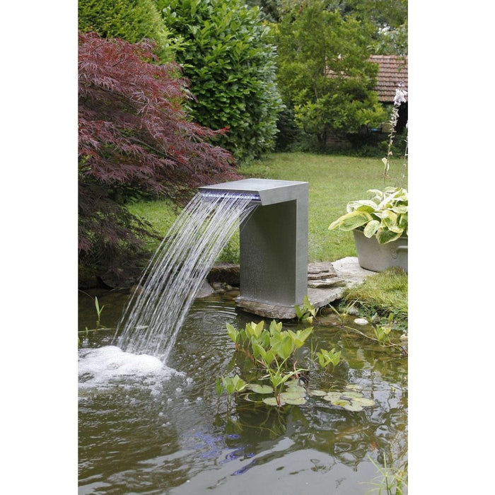 FOUDEBASSIN.COM STRAIGHT LED - cascade Etang & Piscine - inox 316L, incl. accessoires de raccordement 1 ½" - LED strip 30 cm 1x20 bleu, transfo AC 12V/DE-06-12W, Lumen 180, EEK A+, 2,5 Watt - H54 x 30 x 42 cm 8711465046367 7504636