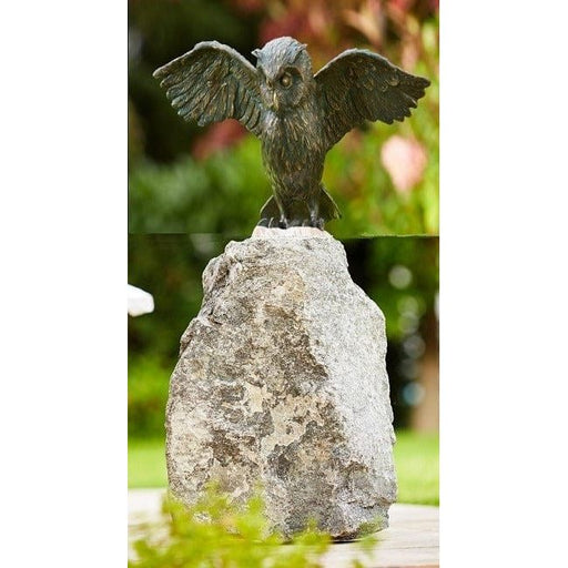 FOUDEBASSIN.COM Uhu, Flügel offen, auf Granit 28056900 88879.4