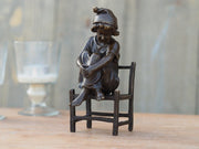 Fille Assise Sur Chaise — AN1217BR-B