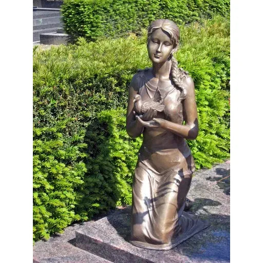 Femme Avec Pigeon — AN1271BRW-B