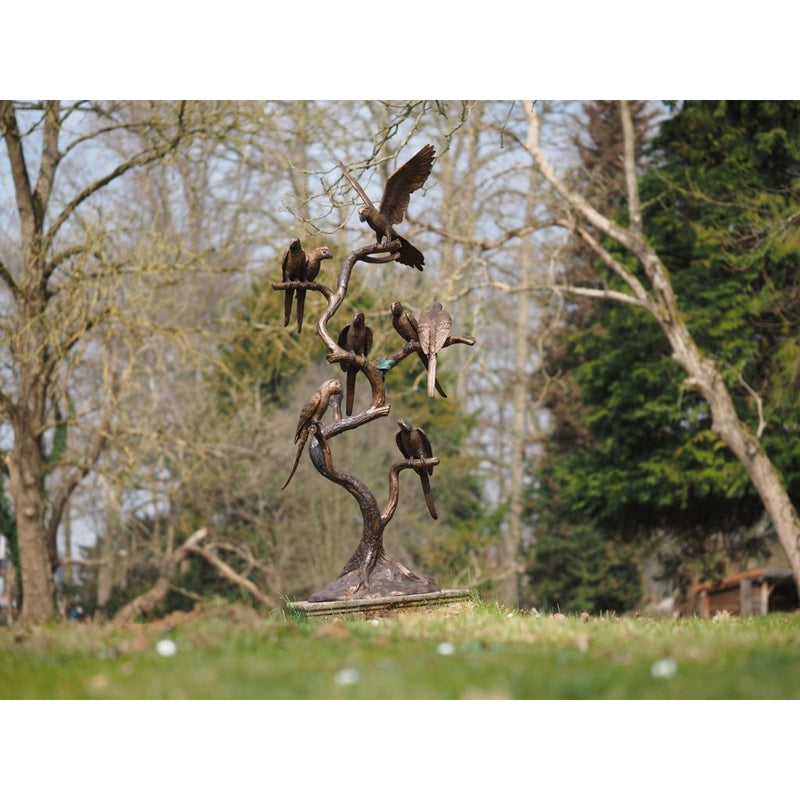 8 perroquets sur un arbre — B1486