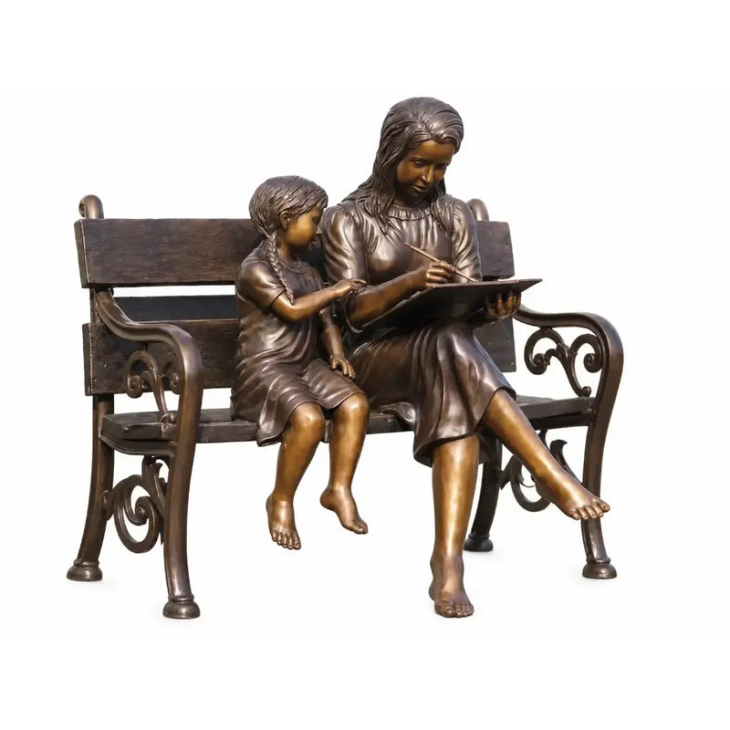 2 sœurs dessinant sur un banc — B1508