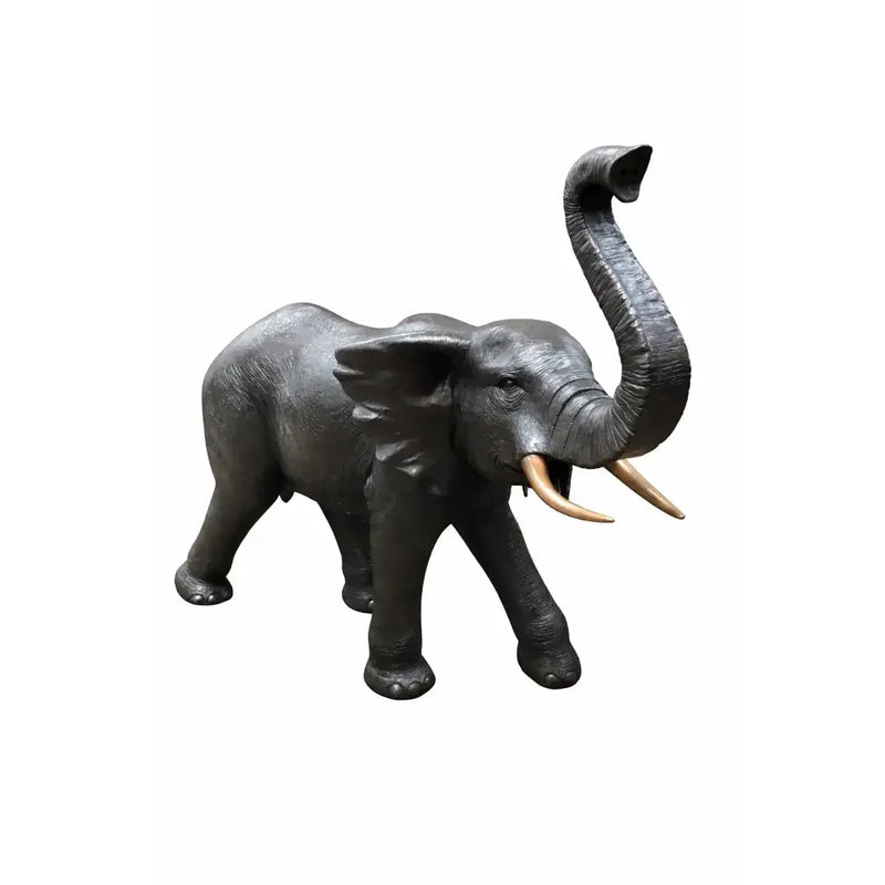 Éléphant avec la trompe vers l’avant — B1560