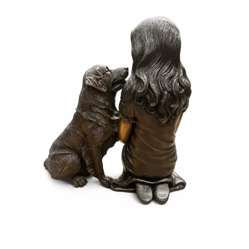 Une fille assise avec un chien. — B1573