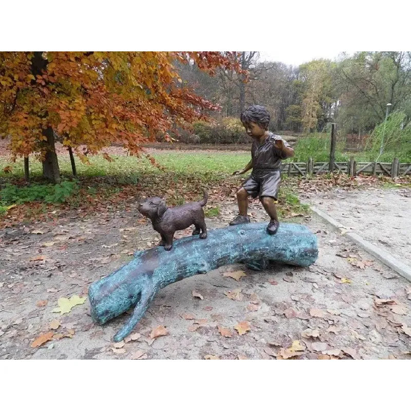 Garcon Avec Chien Sur Trompe — B556