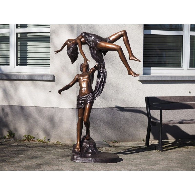 Couple dansant 'Lift You Up' — B57120