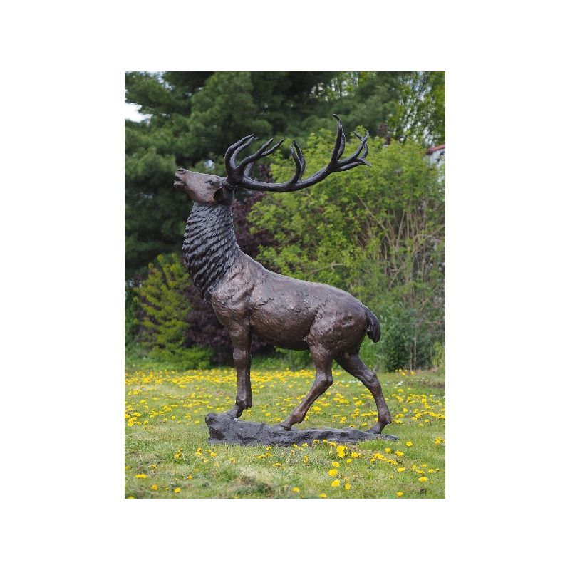 Cerf Géant — B67010