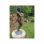 Femme Debout Avec Plateau / Fontaine — B851