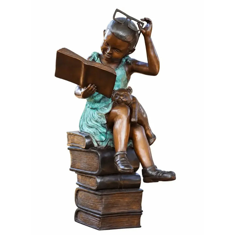 Fille Lisant Avec Des Lunettes — B97131