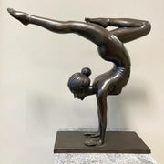 Fille de yoga en poirier — BS1496B