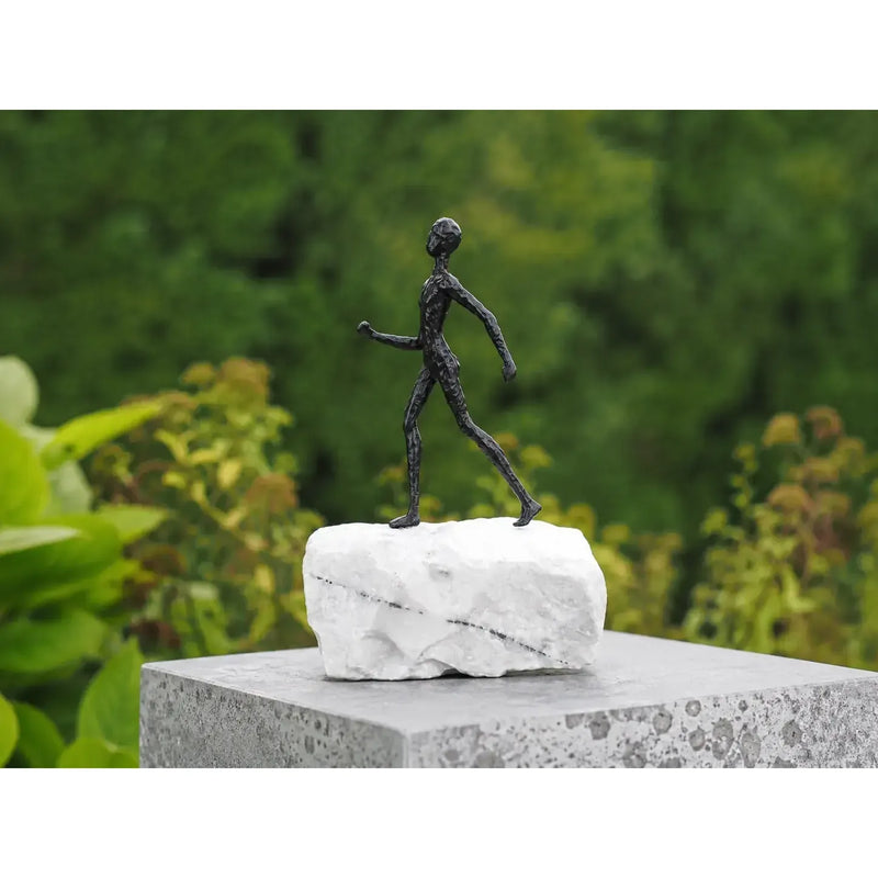 Sculpture en bronze sur pierre naturelle 'Keep Going' — BS1568B