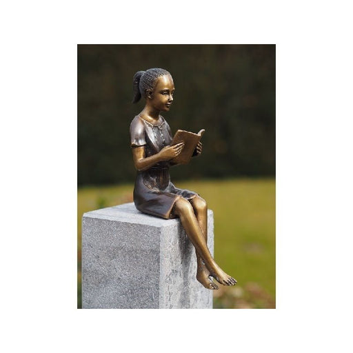 Petit Fille Lisant — BS2208B
