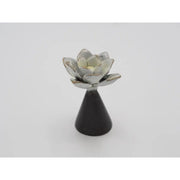 Urne Trépied Fleur Blanche — FV0693BRW-HP