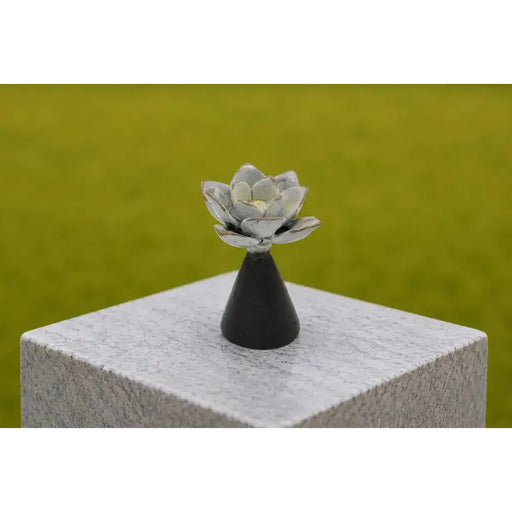 Urne Trépied Fleur Blanche — FV0693BRW-HP