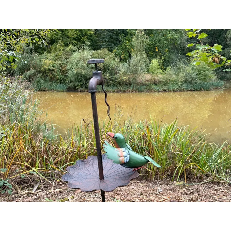 Pique de jardin bain d’oiseaux avec oiseau (6) — MD17030