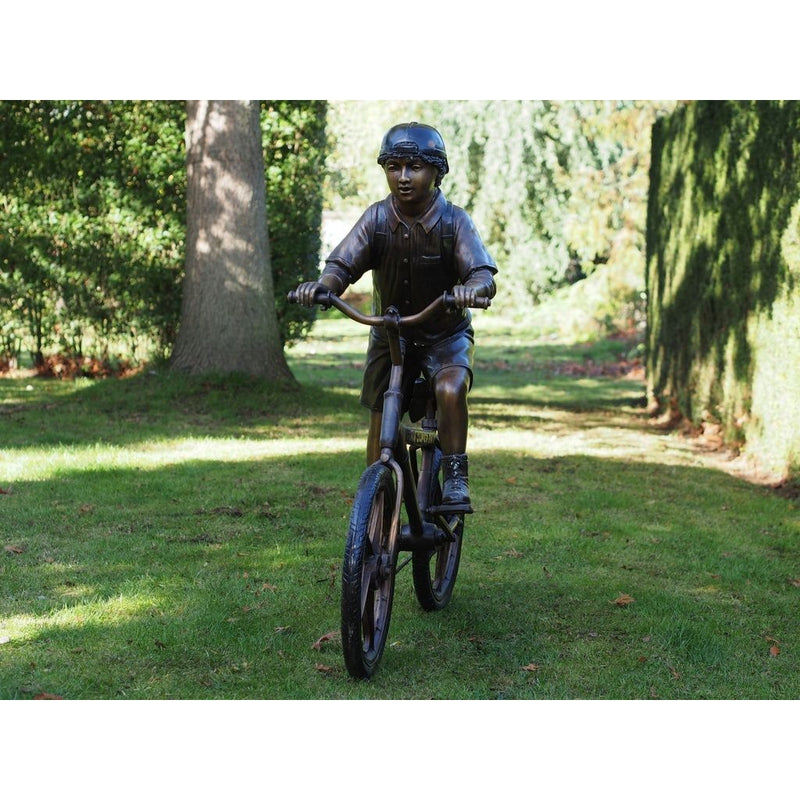 Garçon Sur Bicyclette — PB61012