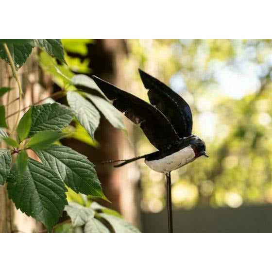 Arrosoir & Persil Tuteur hirondelle ailes ouvertes - Oiseau décoratif en métal recyclé 15022